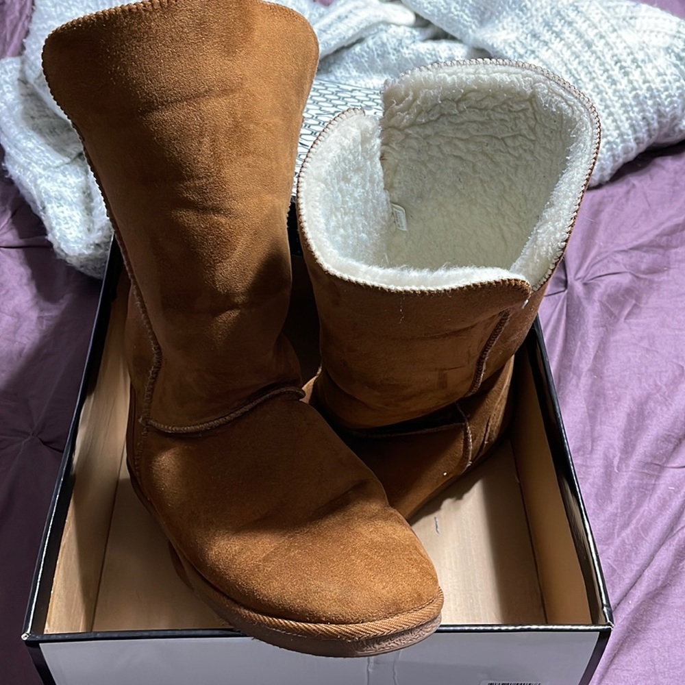 Warm Willowbee Zoey boots 10